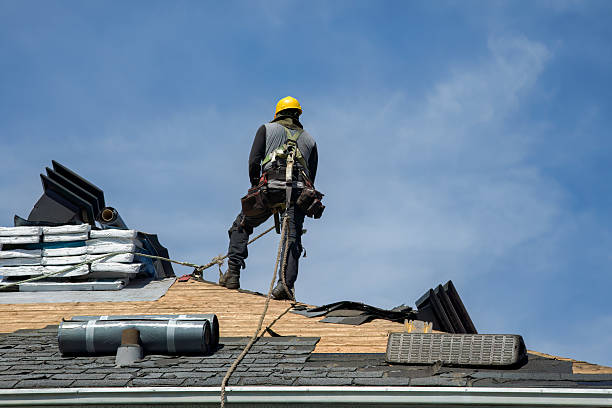 Professional Roofing technician working in Des Moines, WA